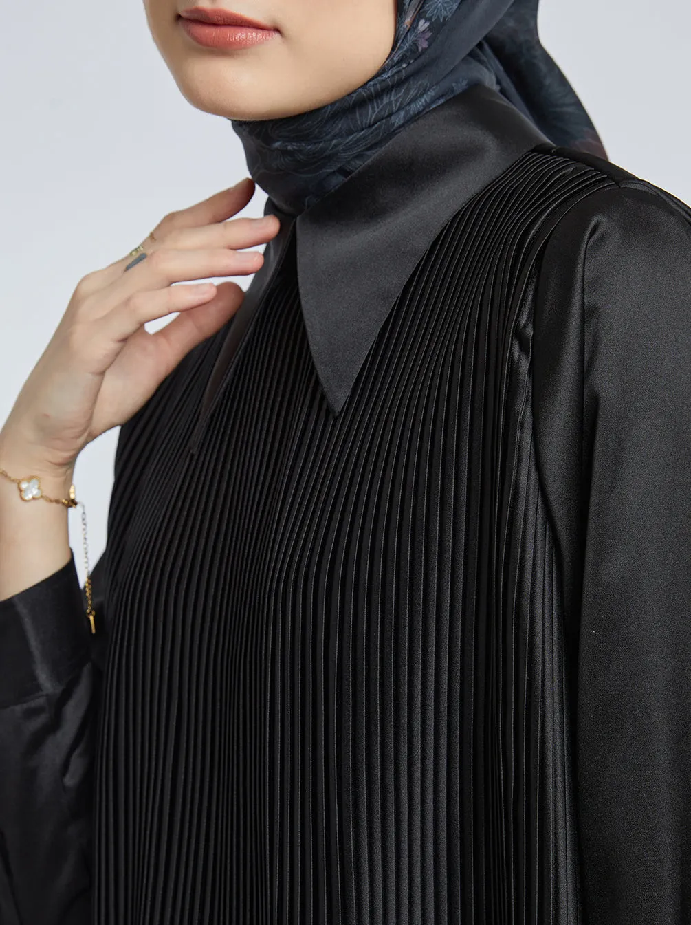 AZLIN PLEATED TOP PLAIN BLACK