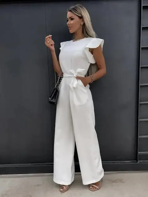 Eleganter Jumpsuit mit Rüschen und Gürtel