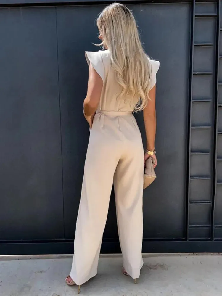 Eleganter Jumpsuit mit Rüschen und Gürtel